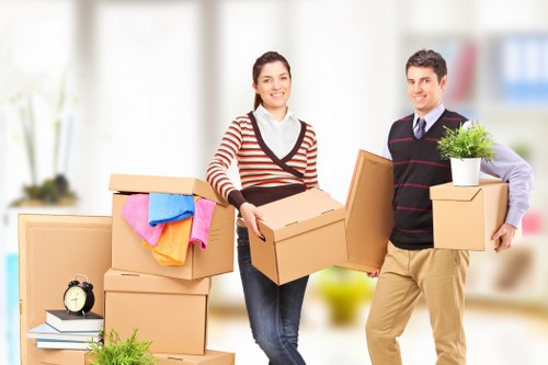 Delivery and transport service handling household goods